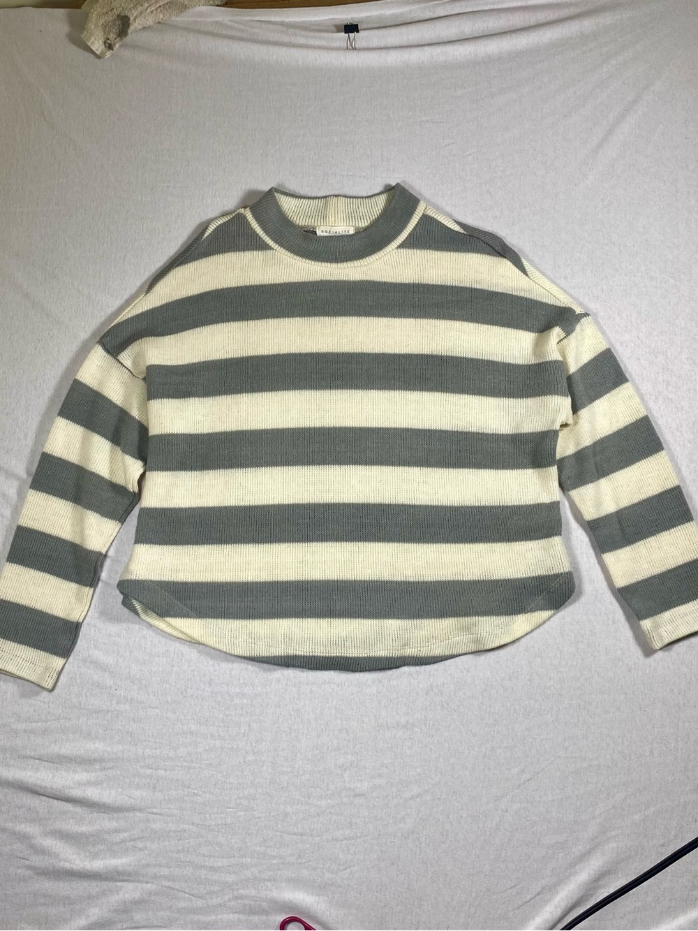Socialite Gray White Striped Sweater Size M Crewneck Long Sleeve
